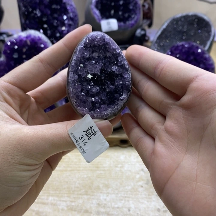 紫晶未镶嵌大型摆件（非配饰）