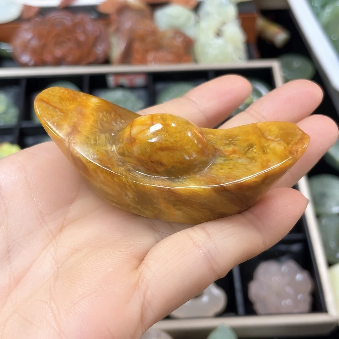 蛇纹石玉颈饰合金会**鱼