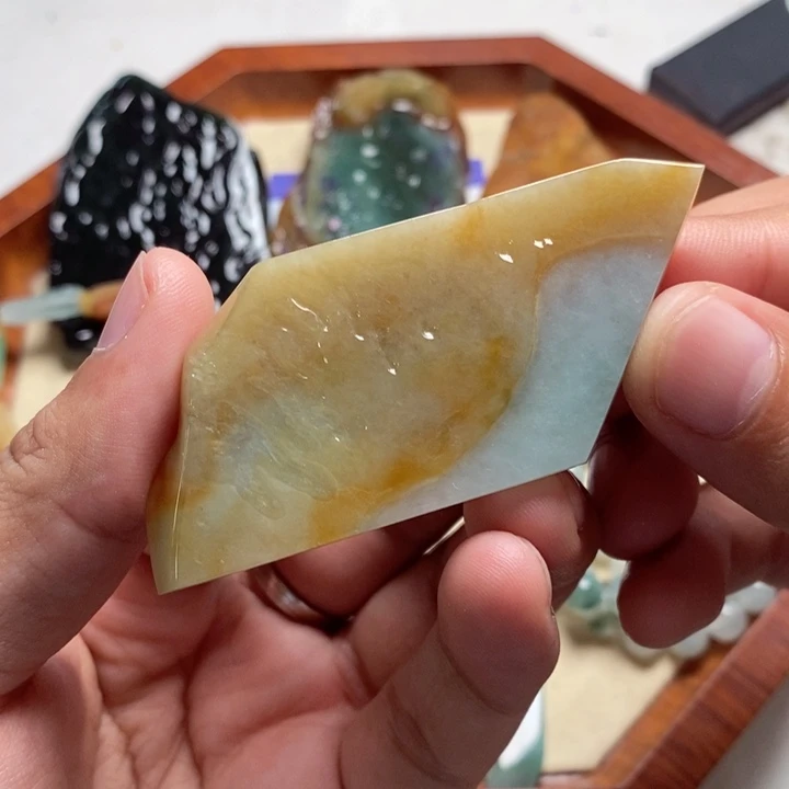 定制翡翠未镶嵌翡翠