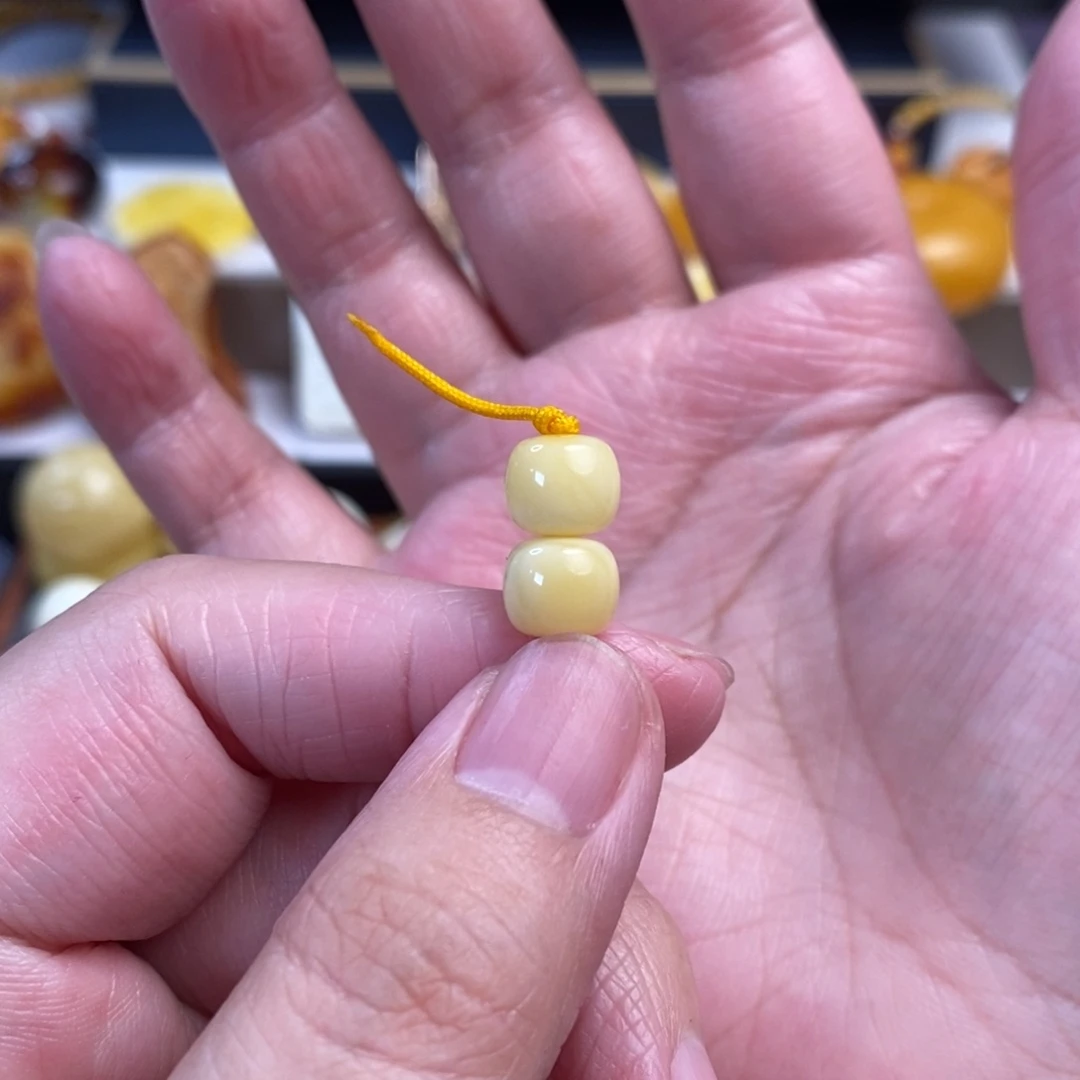 未镶嵌琥珀裸石阿尔卑斯奶白对珠8×7
