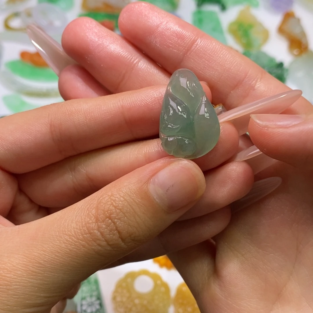 定制翡翠未镶嵌吊坠