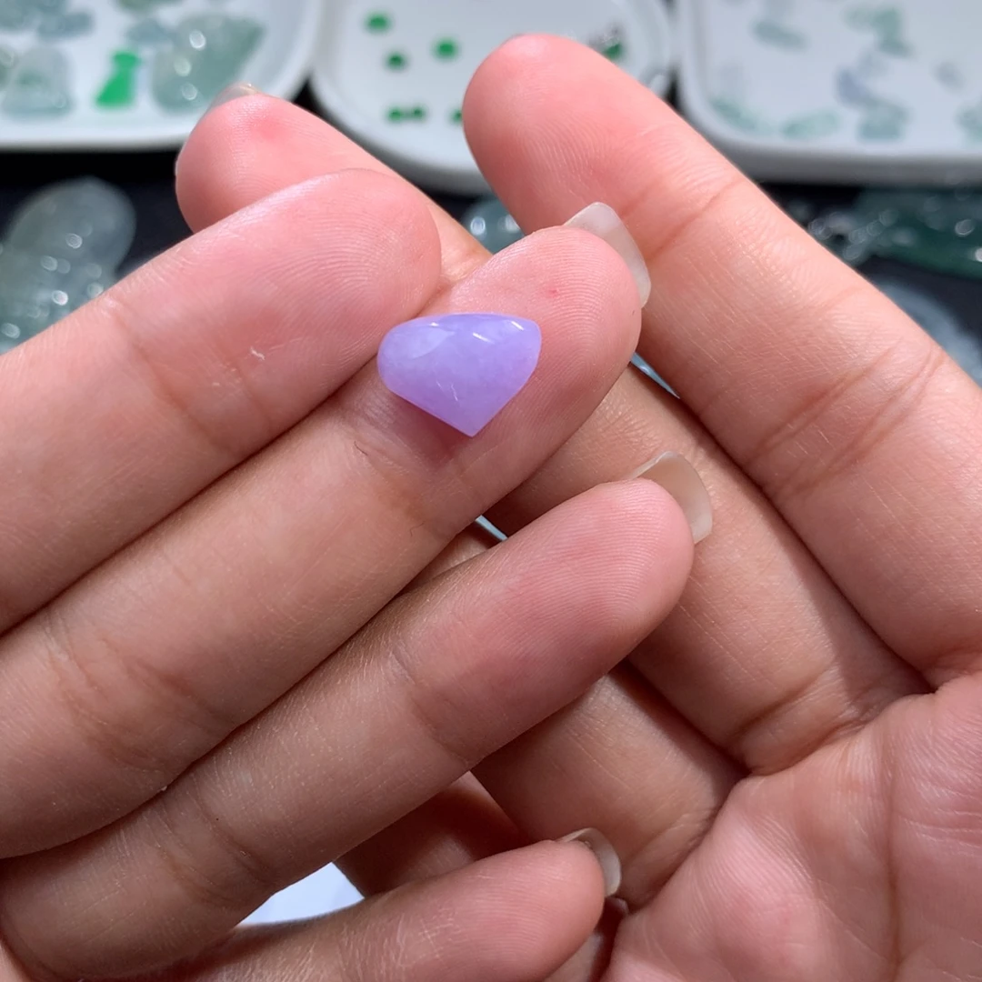 翡翠裸石未镶嵌紫随行