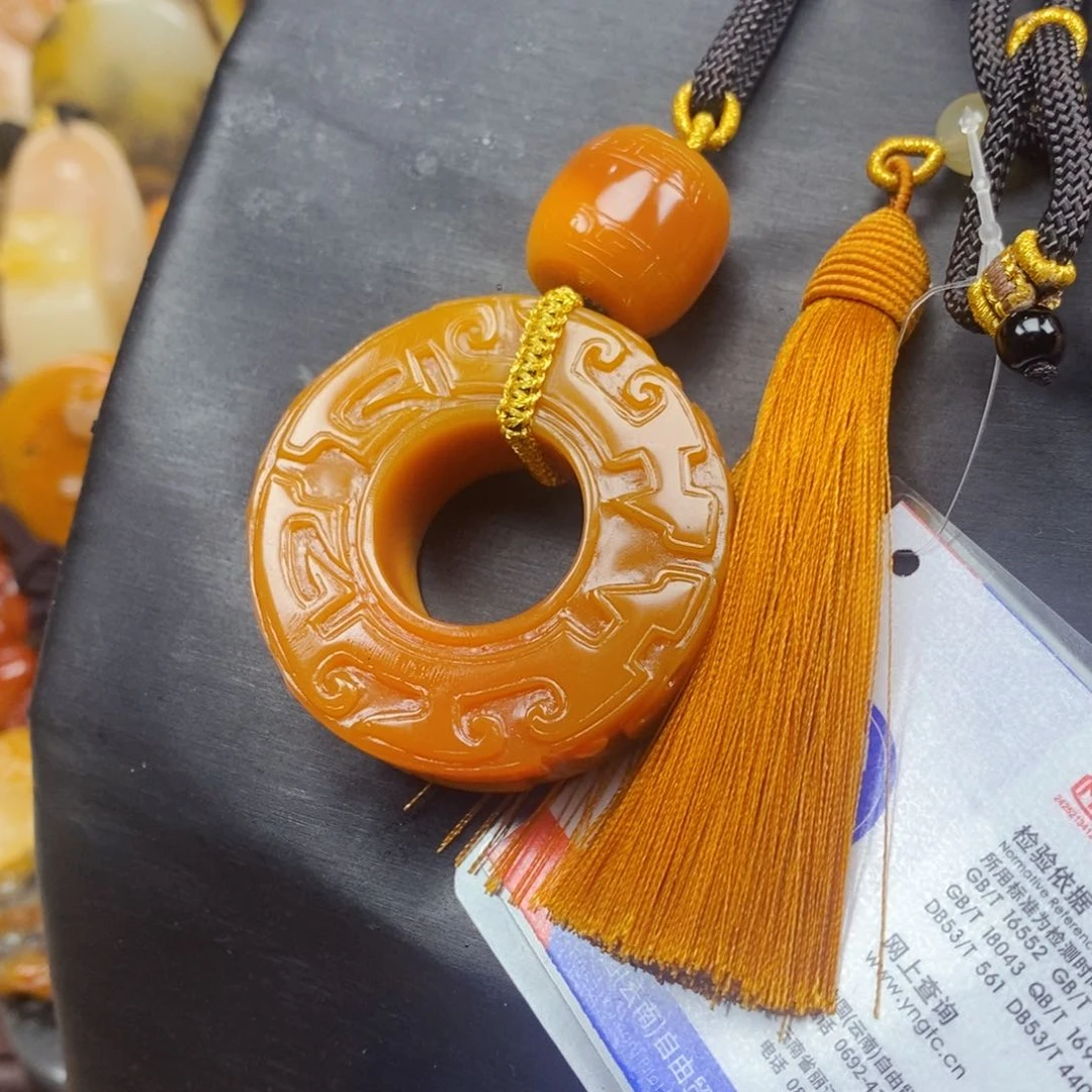 石英质玉（黄龙玉）颈饰未镶嵌