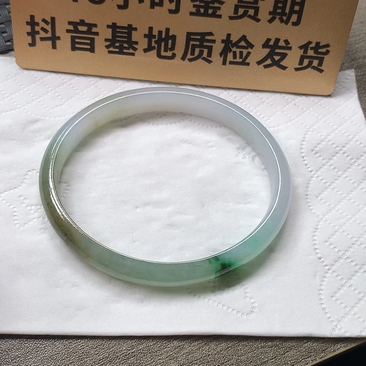 翡翠未镶嵌颈饰贵妃59