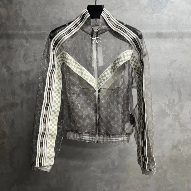 99新 LouisVuitton/路易威登 灰色字母logo条纹拉链夹克外套/M码/
