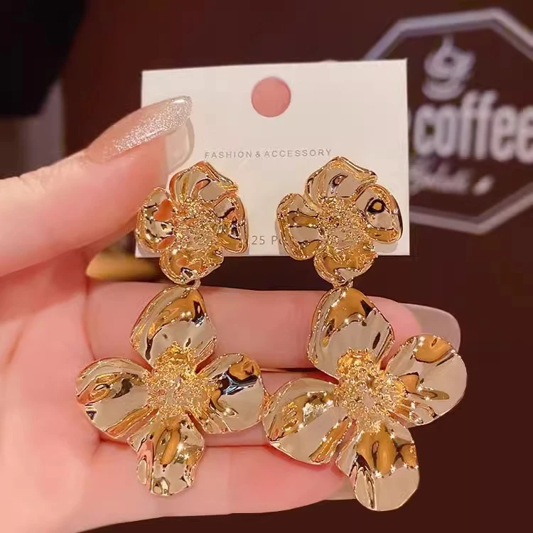 铜合金耳饰 【中古】vintage花朵金属重工耳环高级感夸张金色