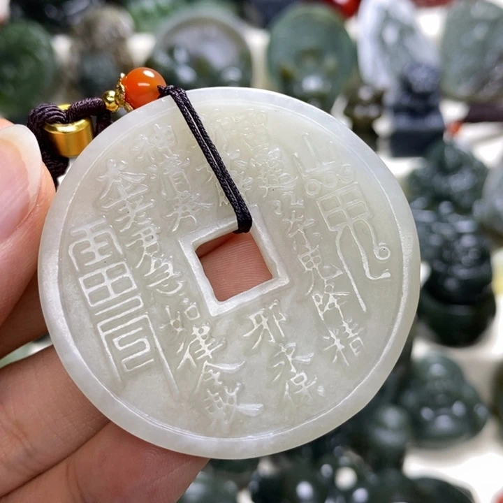 颈饰未镶嵌和田玉