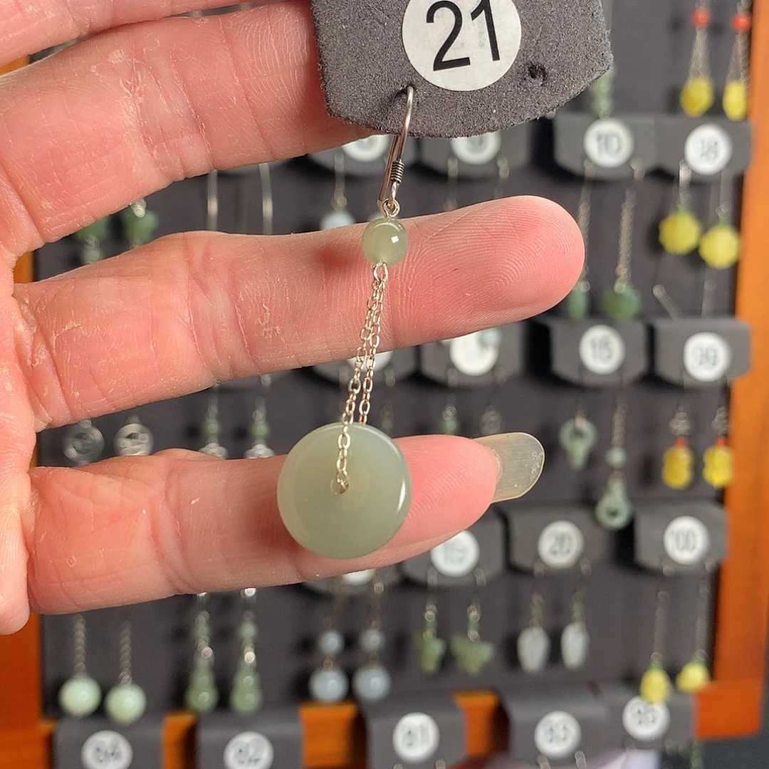 未镶嵌和田玉耳饰贺*玲21