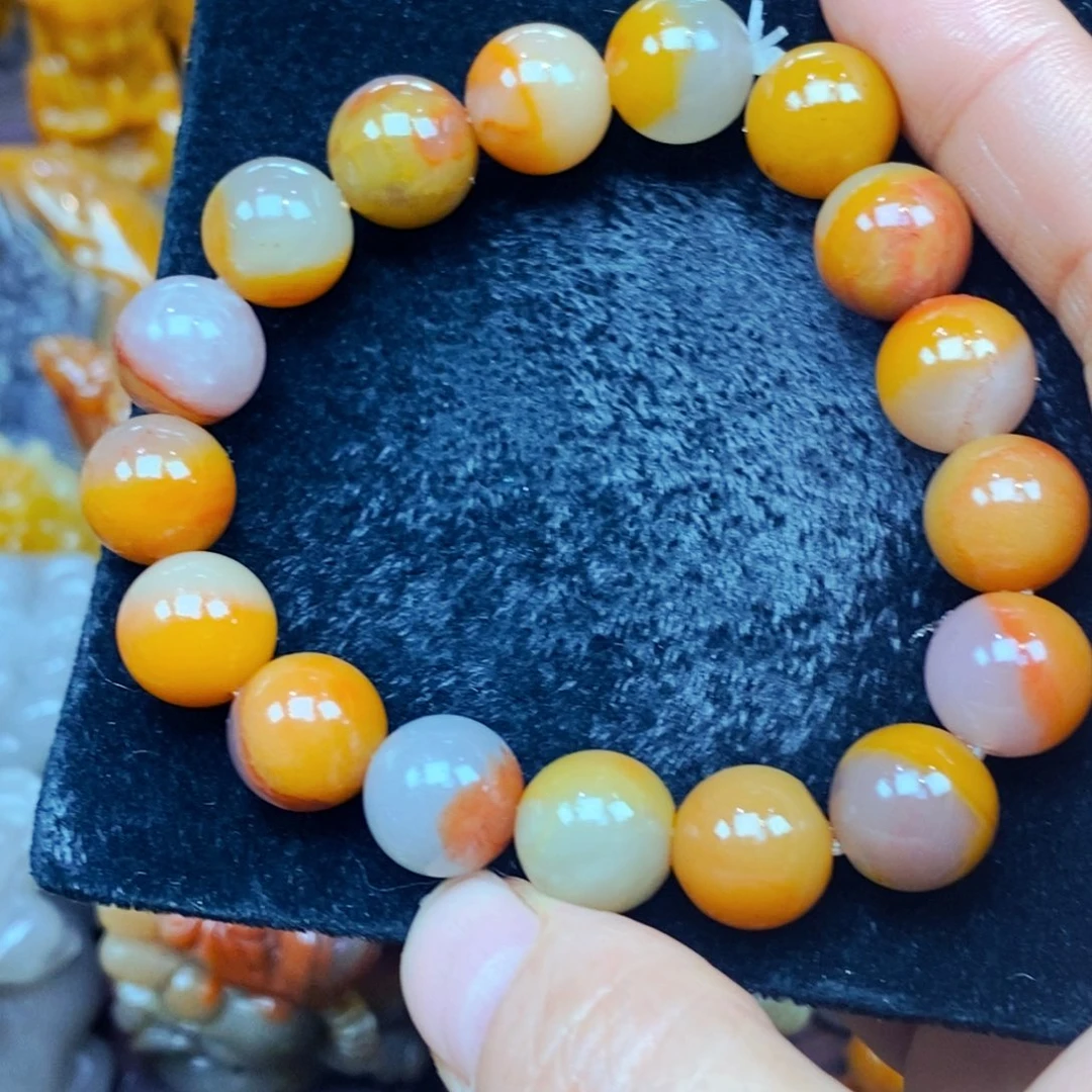 未镶嵌石英质玉（黄龙玉）颈饰