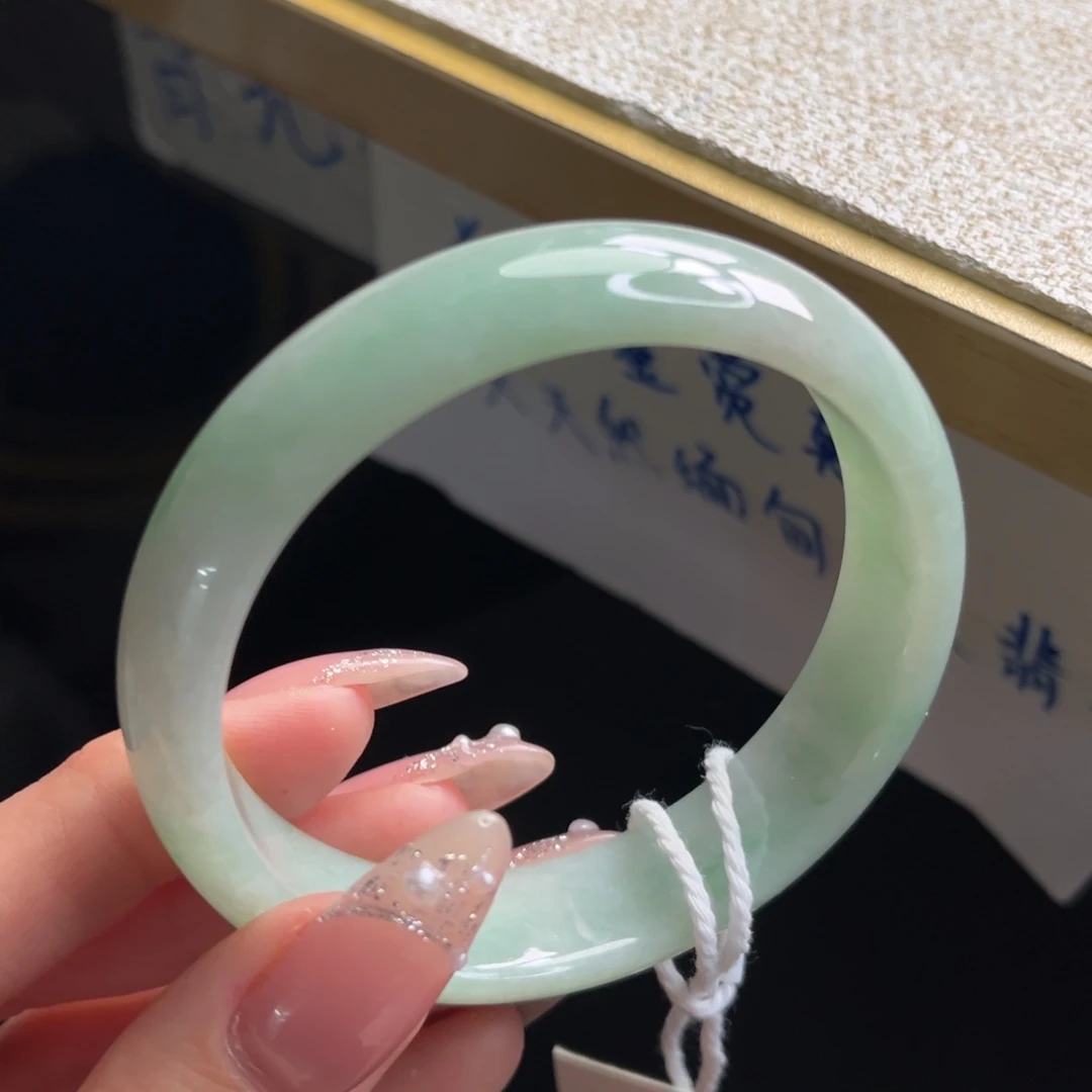 翡翠未镶嵌手镯手镯