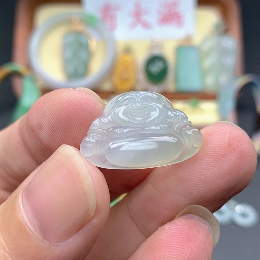 翡翠未镶嵌颈饰佛公