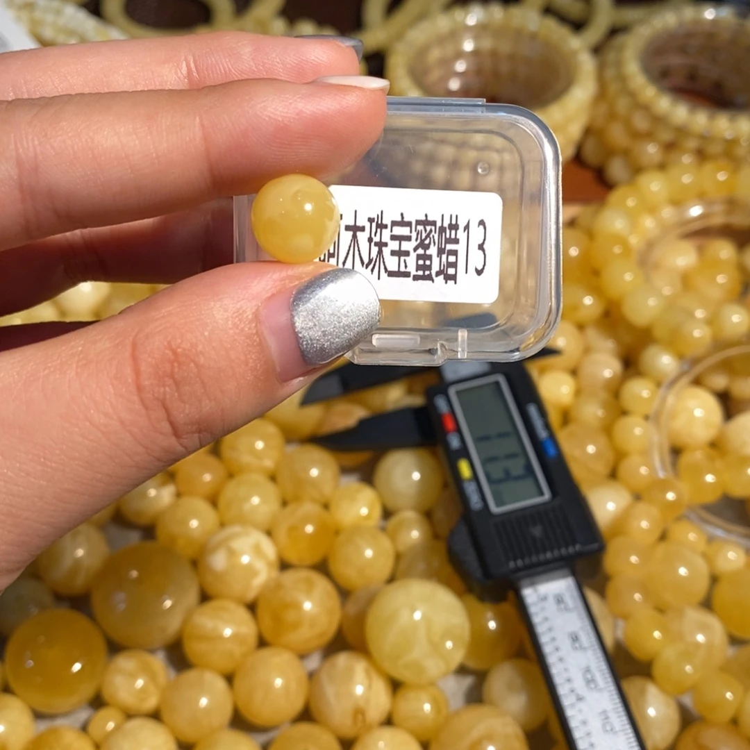 未镶嵌琥珀珠宝奇石13