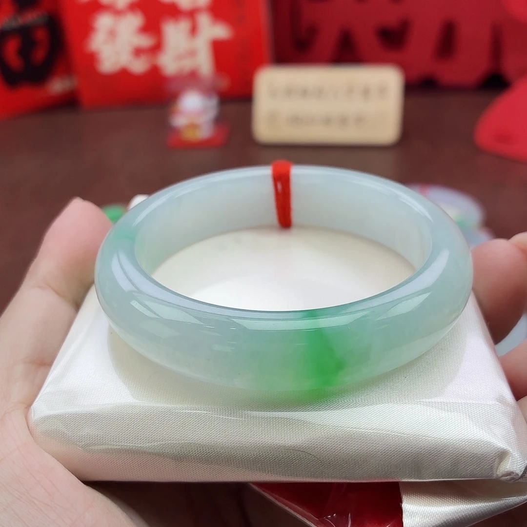 未镶嵌手镯翡翠60号大漏