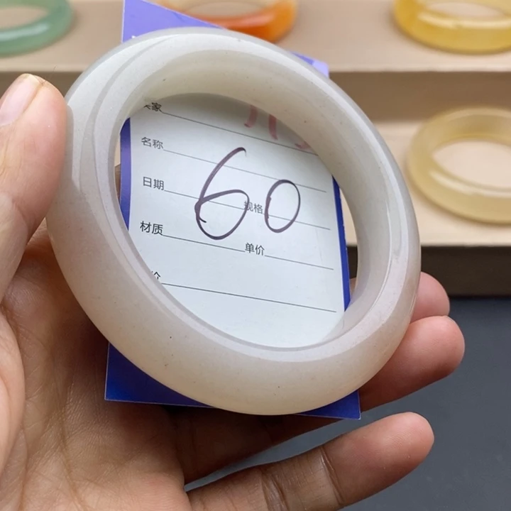 石英质玉未镶嵌手镯