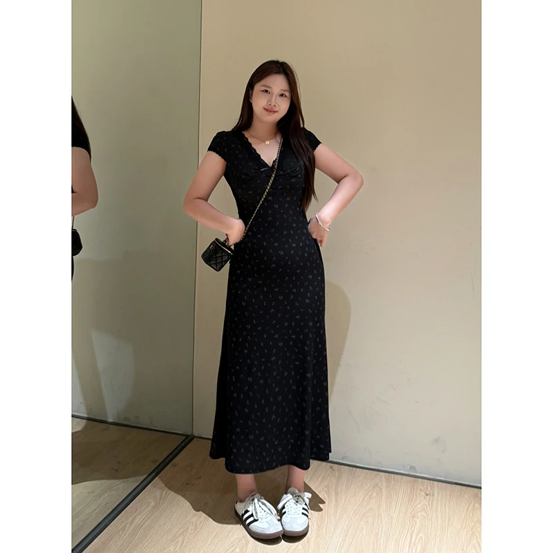 王少女的店 黑色印花蕾丝V领气质连衣裙春复古显瘦长裙 L29789S51