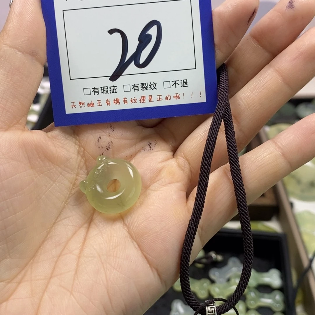 蛇纹石玉颈饰未镶嵌想***的