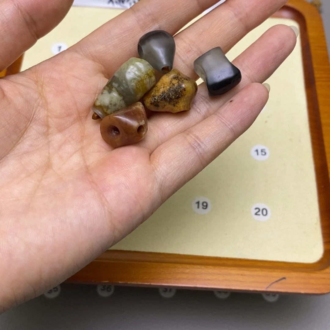 蛇纹石玉未镶嵌配饰水**?