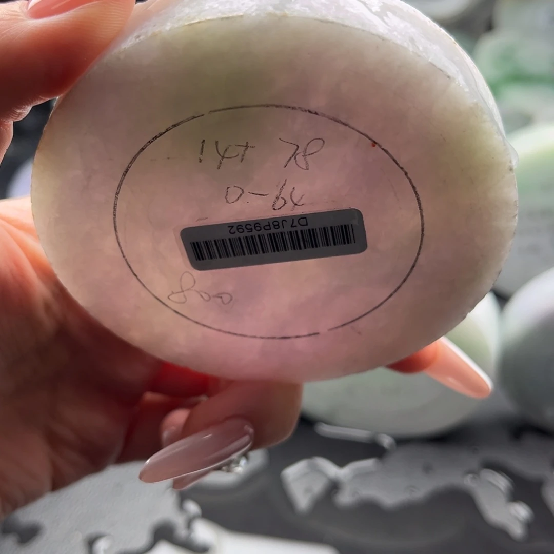 定制翡翠未镶嵌手镯放漏