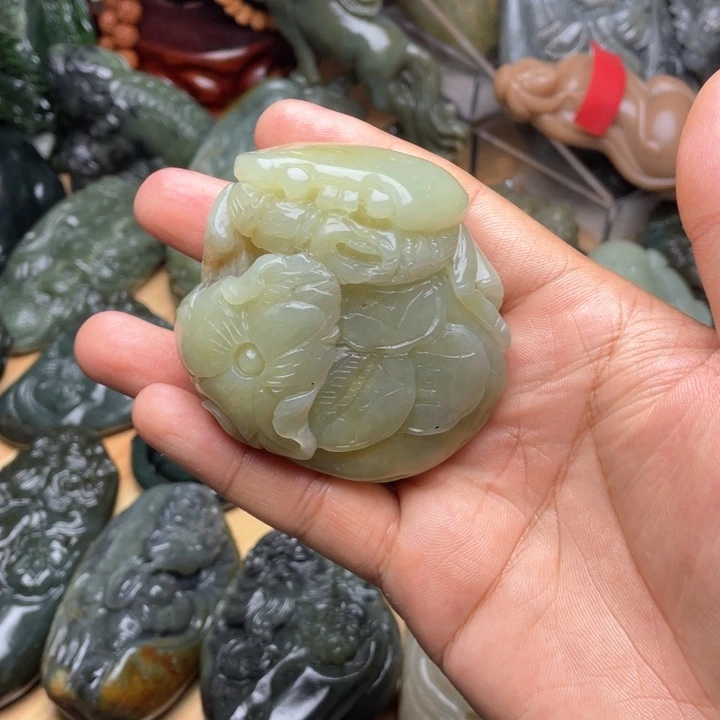 和田玉未镶嵌挂件