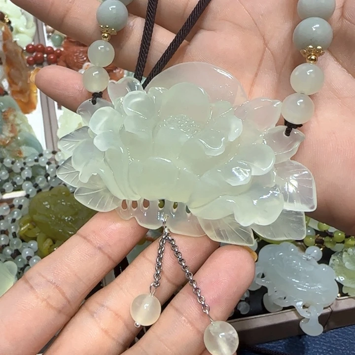 蛇纹石玉未镶嵌吊坠