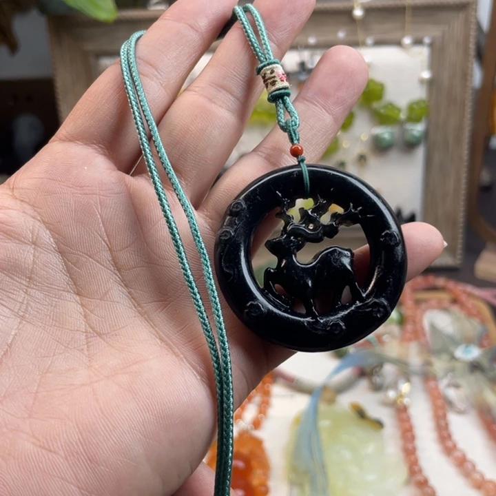蛇纹石玉未镶嵌吊坠