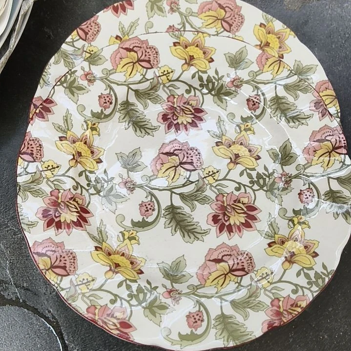 陶瓷盘子碗啥都有