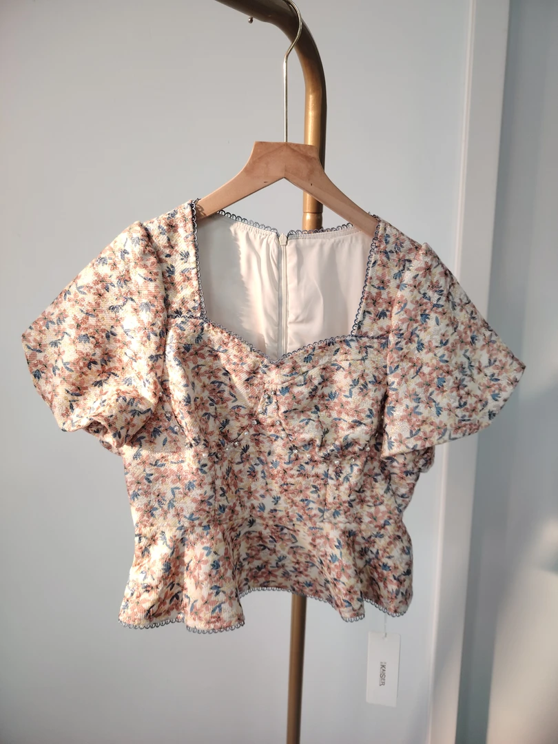 3826-复古碎花泡泡袖收腰衬衫夏季新款短款设计上衣