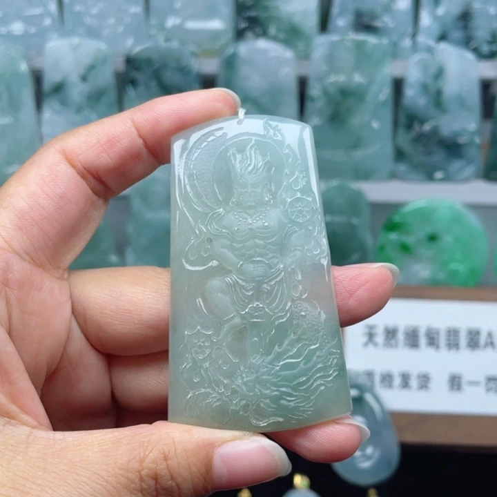 颈饰未镶嵌翡翠不动明王