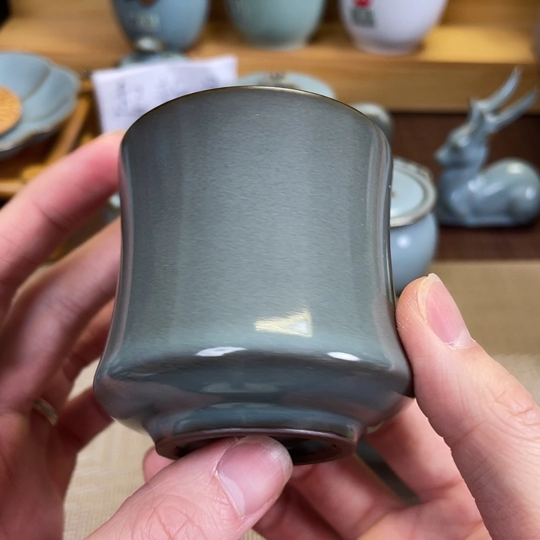 瓷片。。。。。。。。。。。。。