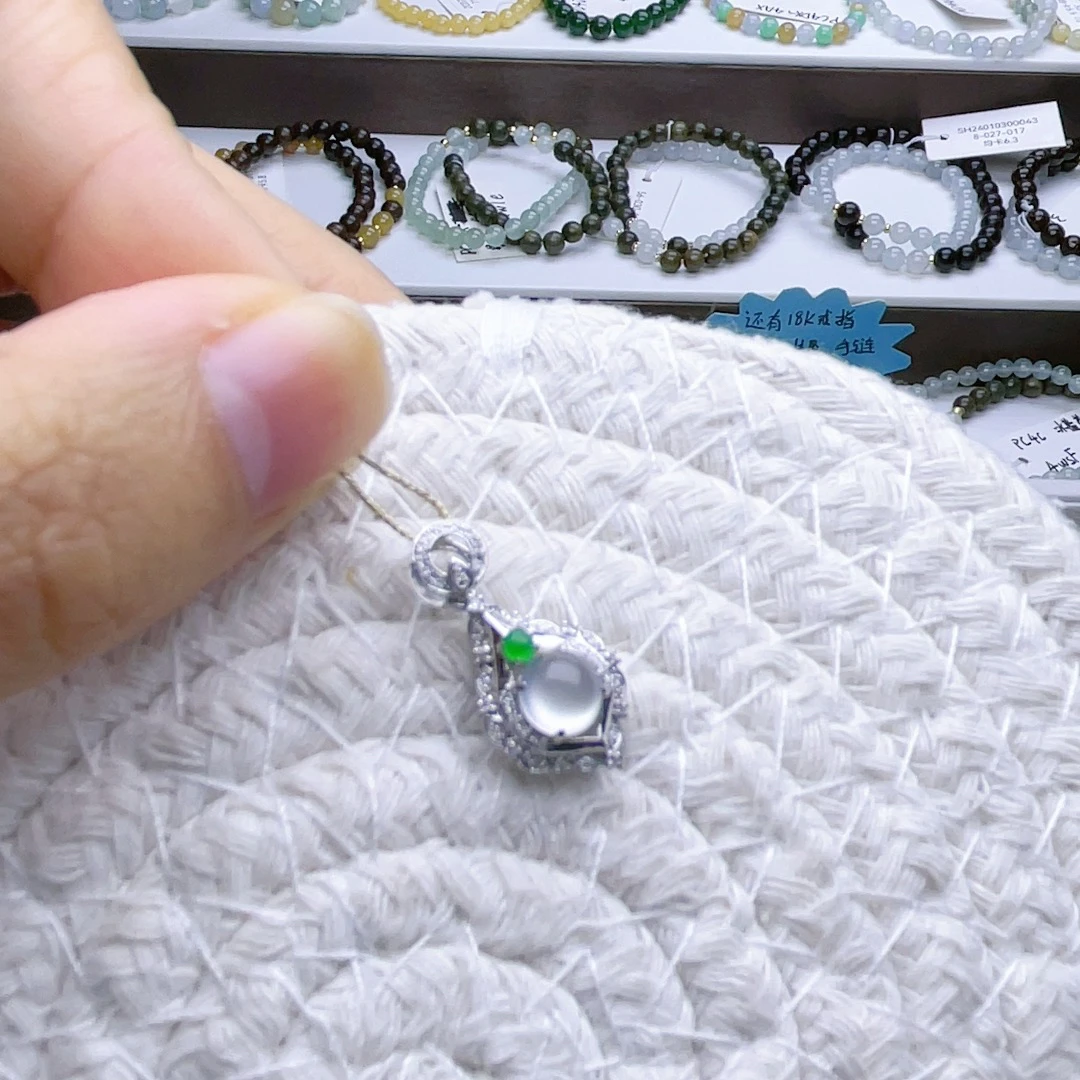 天然A货冰种白冰起钢光蛋面吊坠