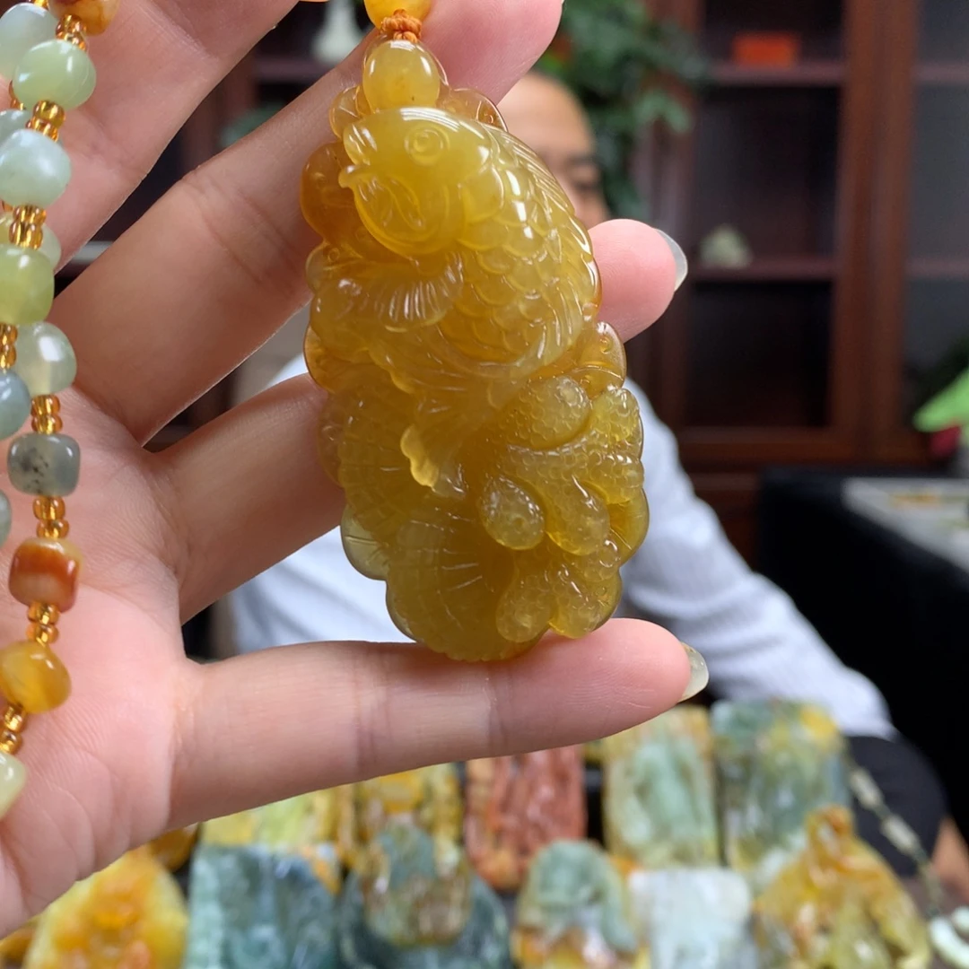 未镶嵌蛇纹石玉颈饰