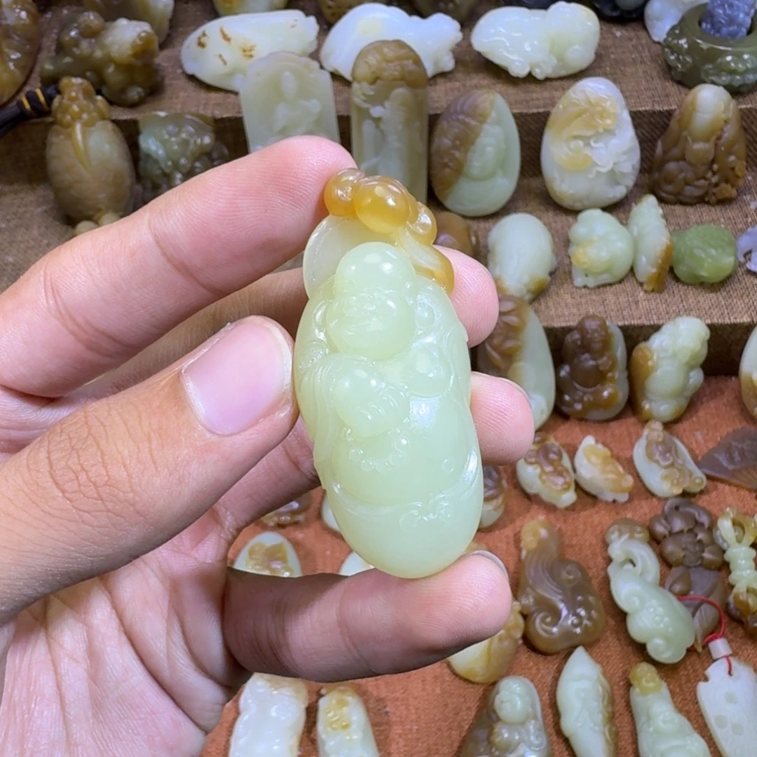 颈饰未镶嵌和田玉
