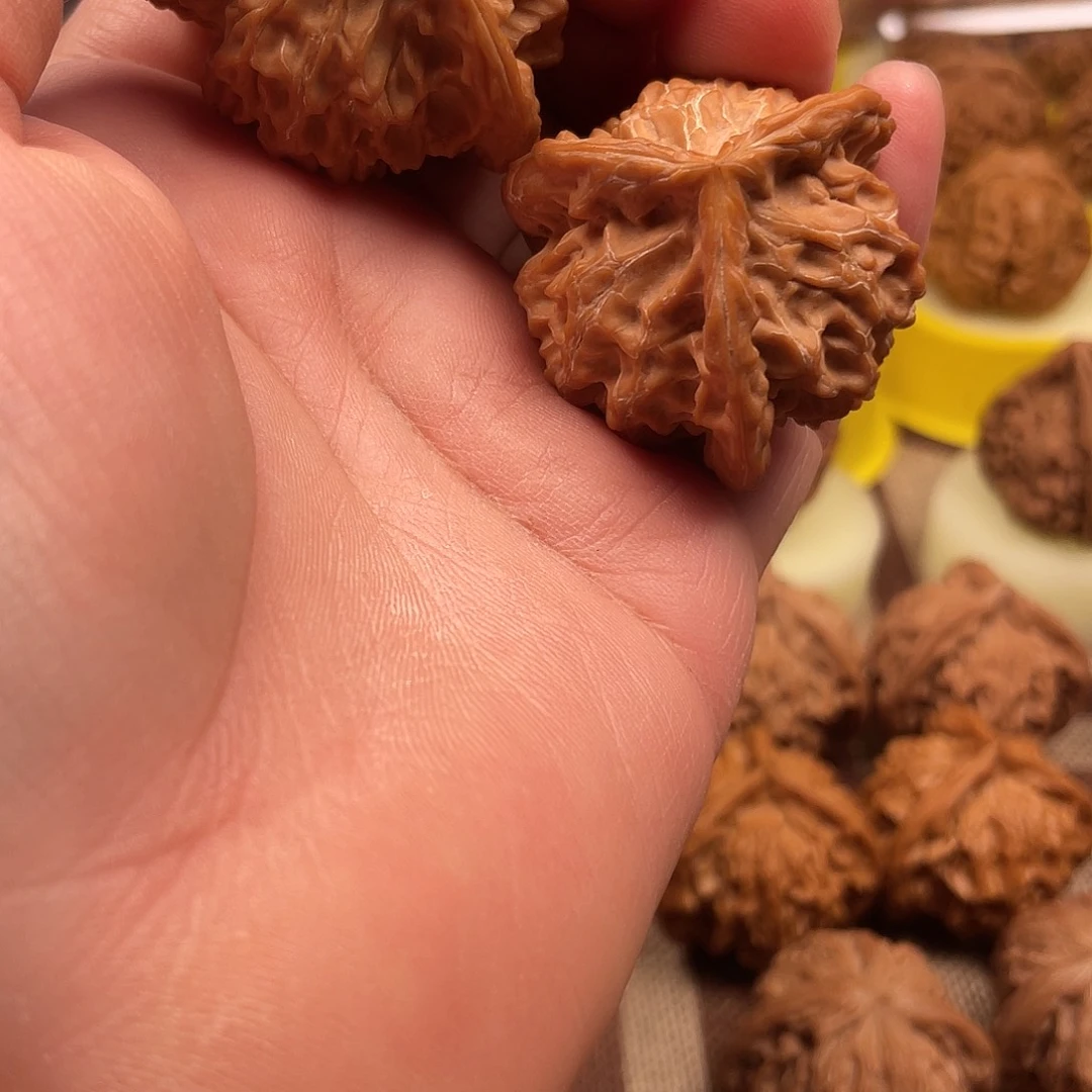 嗯***…文玩核桃吊坠盘山三棱