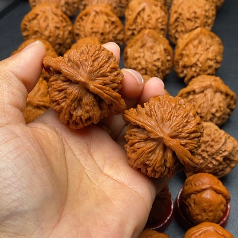 【闪购商品】文玩核桃把件46篓子