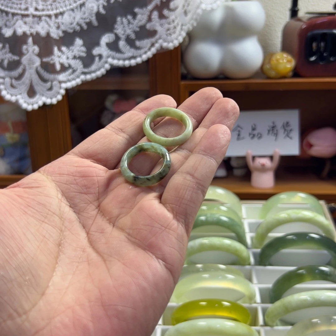 蛇纹石玉未镶嵌手镯546