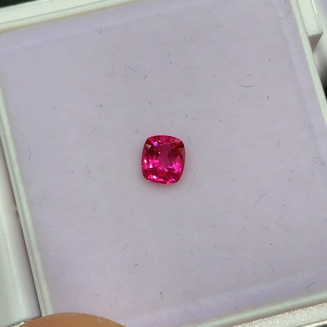 彩色蓝宝石裸石0.5ct