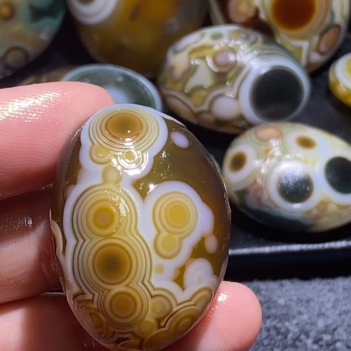 玛瑙/玉髓未镶嵌珠宝奇石62