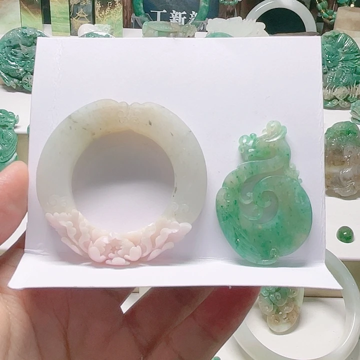 独山玉未镶嵌颈饰我**艾