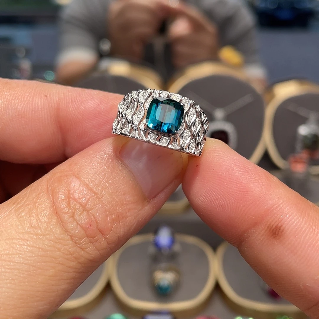 碧玺戒指18K金镶嵌2.47ct