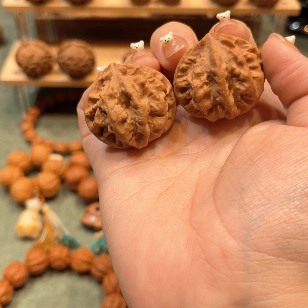 文玩核桃把件帝王龙脊