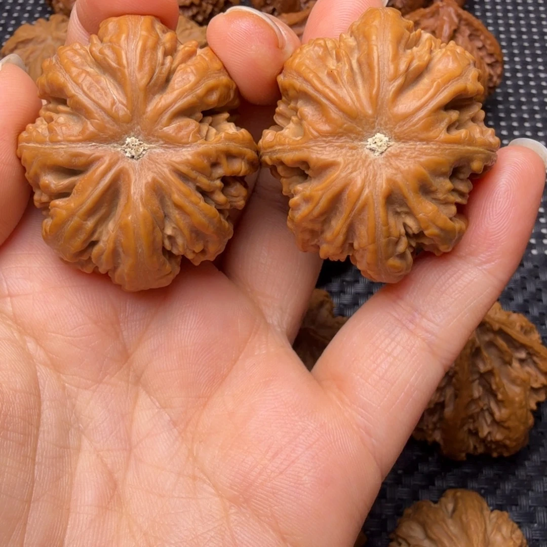 用***户文玩核桃把件金尊元宝03