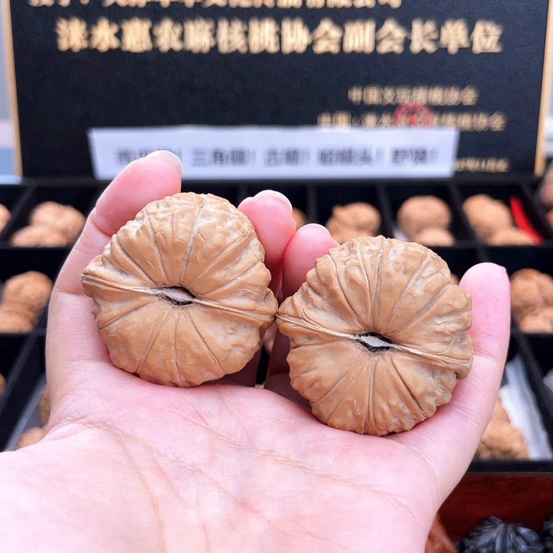 把件文玩核桃43毕业级正圆满肉大眼睛➕小三角肩4312