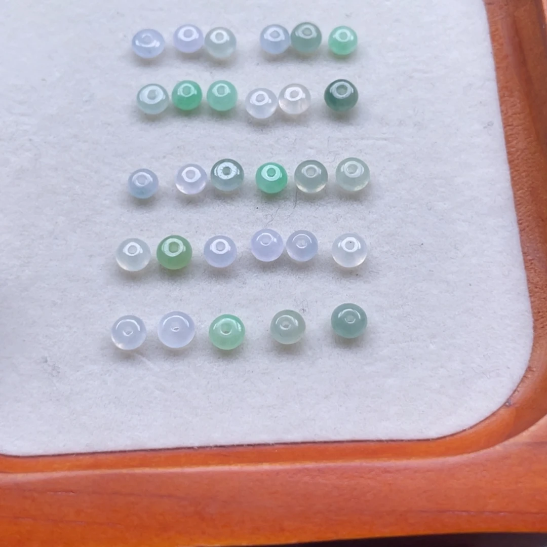 x***n翡翠散珠冰鼓珠卡4+，30颗