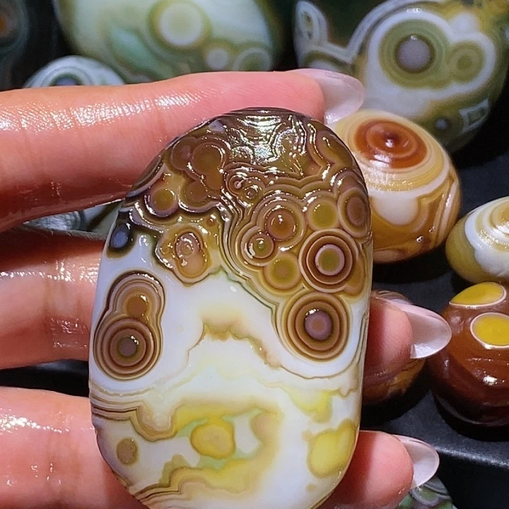 玛瑙/玉髓未镶嵌珠宝奇石35