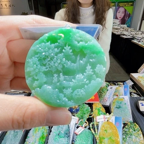 翡翠未镶嵌颈饰翡翠