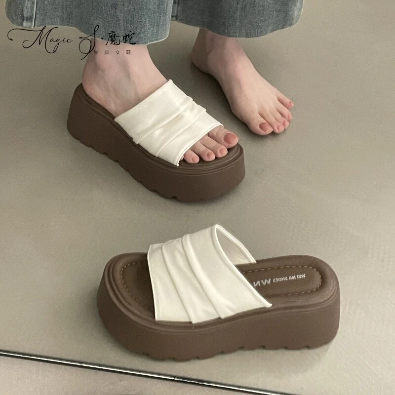 厚底增高跟凉拖鞋女夏防滑2025新款感小个子不累脚超火一字拖网红