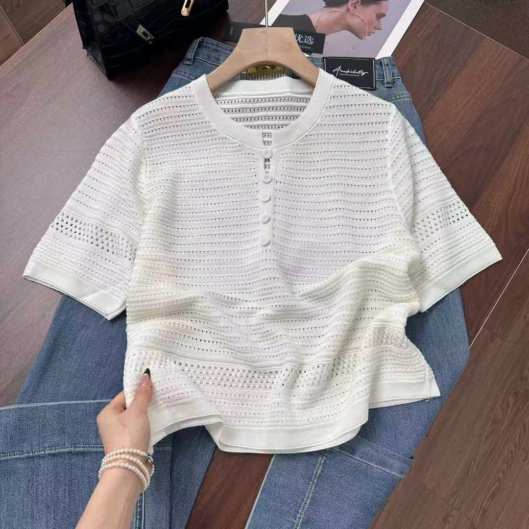 韩系简约风~莱赛尔亲肤透气小众设计感通勤纽扣圆领针织衫Y7581