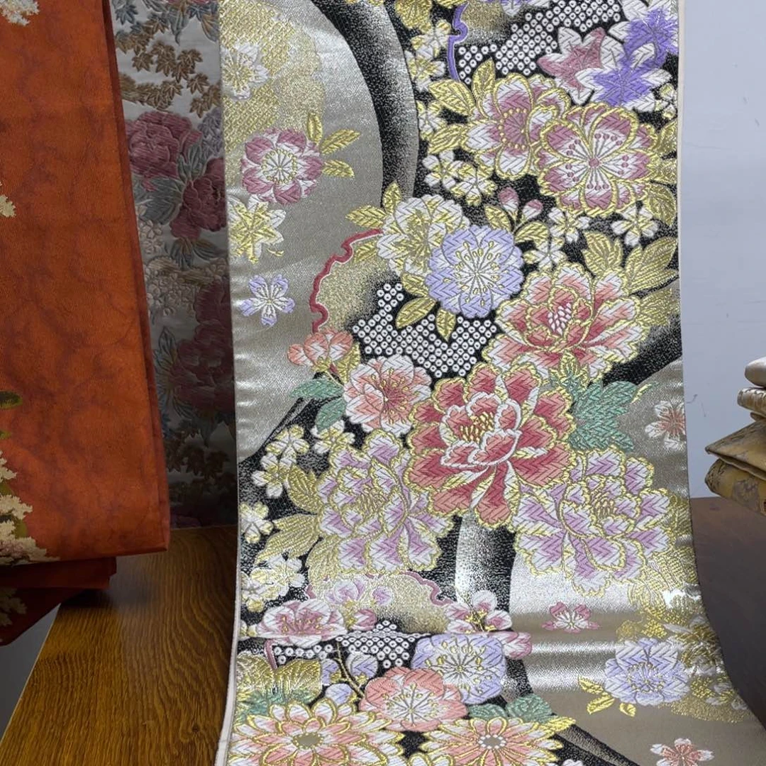 织绣织锦缎，织锦缎