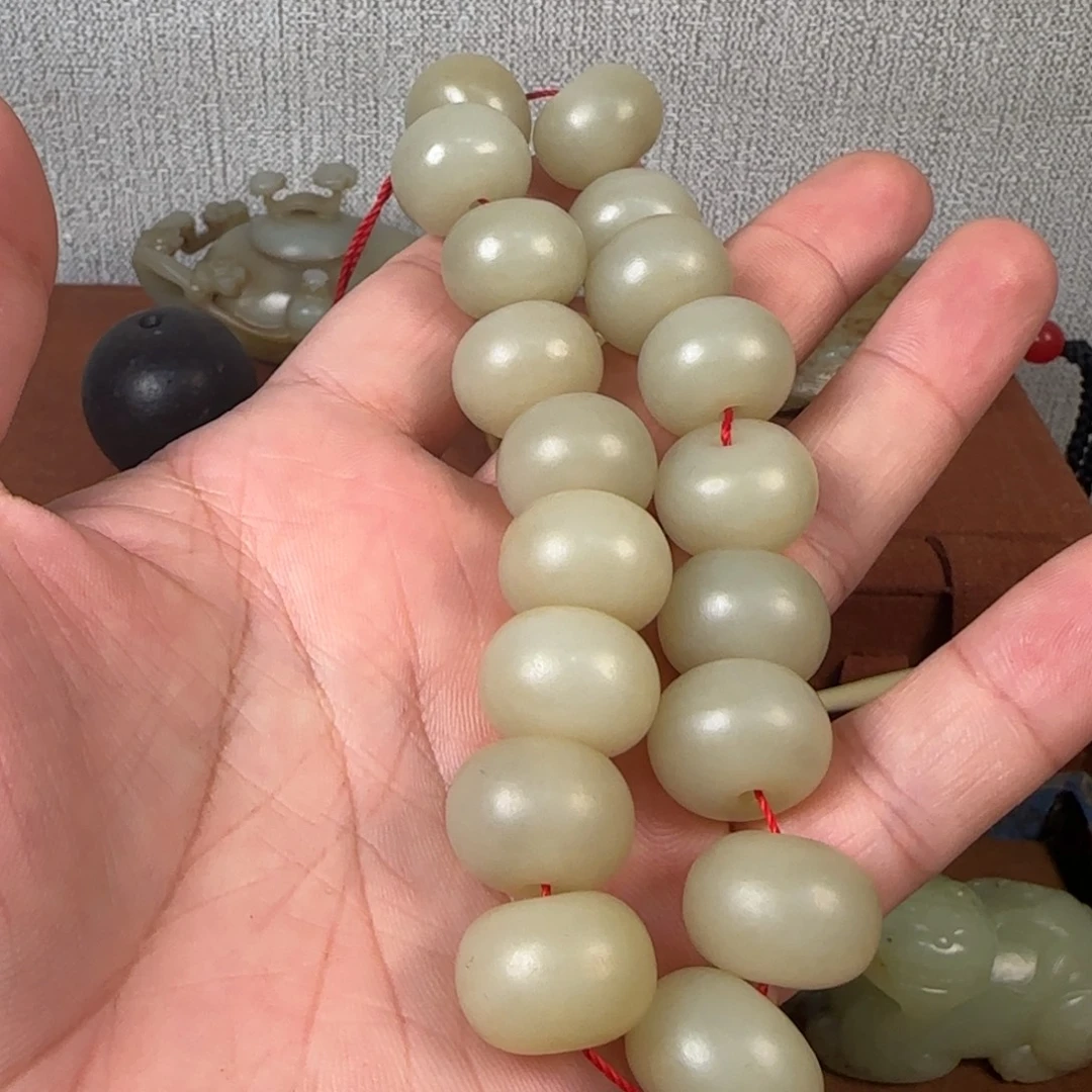 小***。非常精美的脖挂件