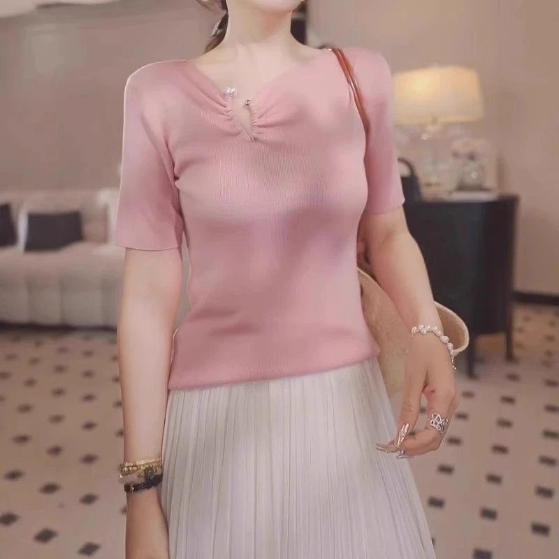 夏季新款U型珍珠扣设计感百搭针织衫女时髦气质修身显瘦短袖上衣